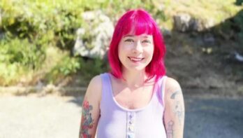 Bulma - Bulma, 34, satisfies her curiosity a second time!