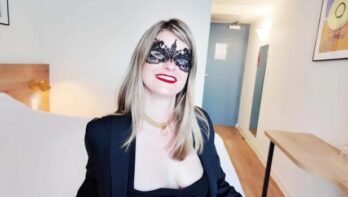 Alice - Alice, 34 years old, bank manager in Paris!