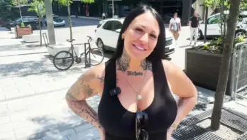 Fanny - Fanny, 32 years old, a bubbly Canadian!